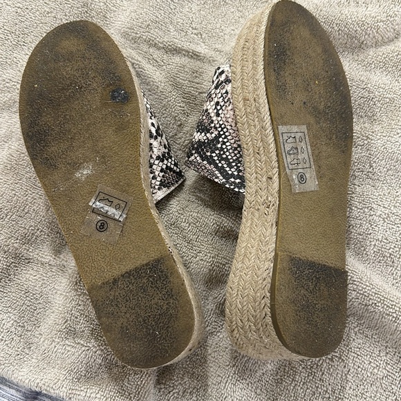 Snake print sandals - Picture 2 of 2